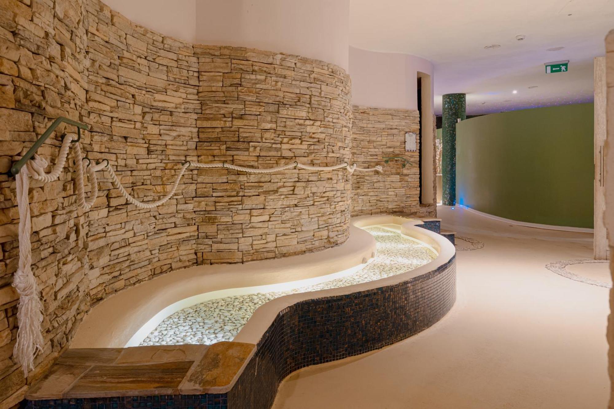 Mercure Hotel 4*